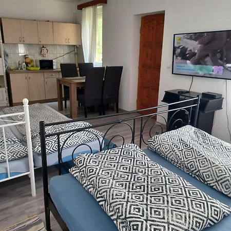Levendula Apartman Ньїредьгаза Екстер'єр фото